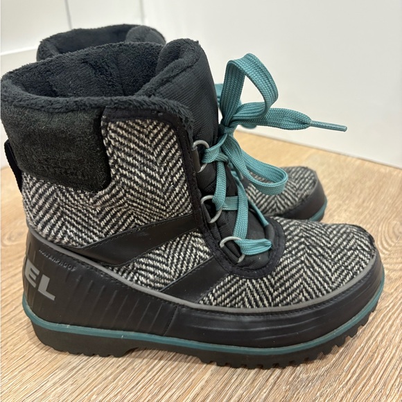 Sorel Shoes - Sorel Tivoli II Herringbone Waterproof Winter Boots Women’s 6 Black Grey